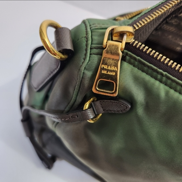 Prada Authentic nylon crossbody messenger bag ombre style green army green - Picture 7 of 16